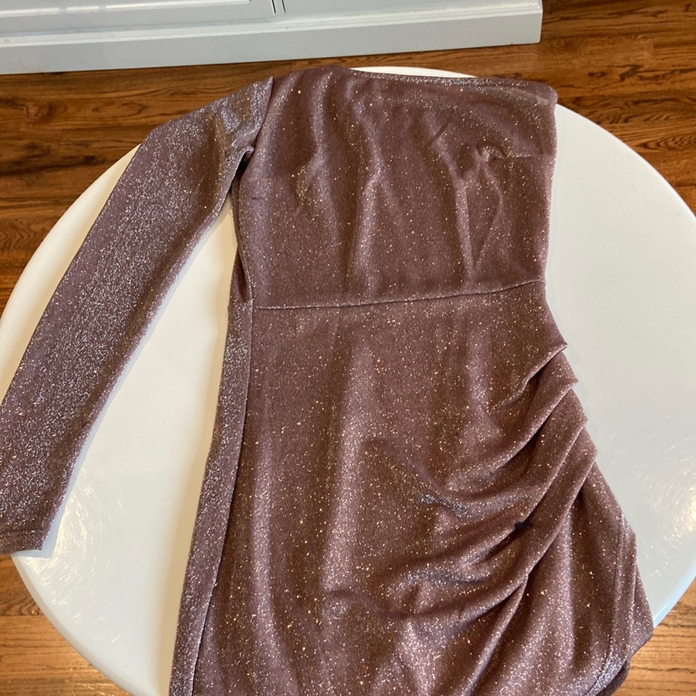 Windsor- Sparkly Homecoming One Sleeved Fitted Dress